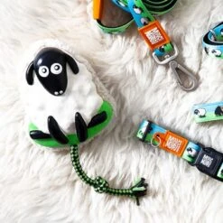 Max & Molly Hundespielzeug Woody The Sheep -Angebote Hunde Moden Store 191197 maxnmolly kuscheltier spielzeug woody sheep hs 03 1